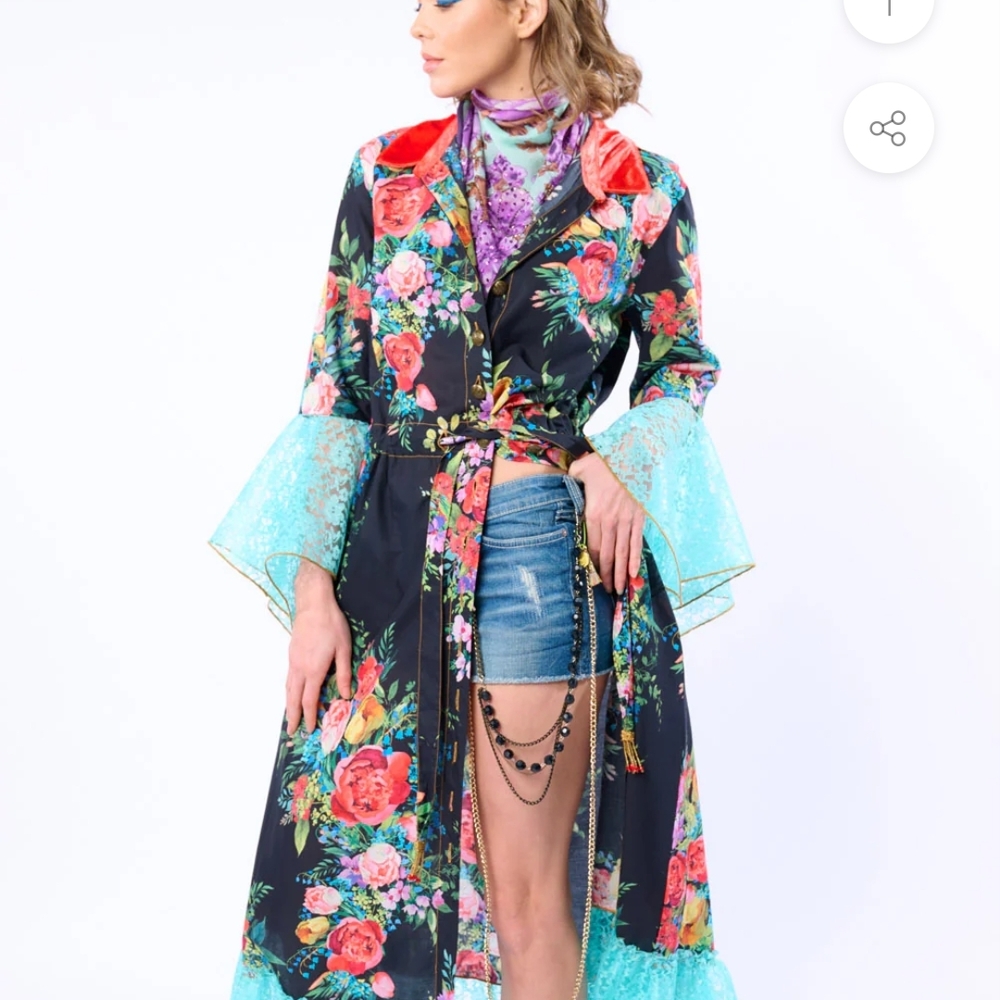 Floral Women's Robe with Lace Trim